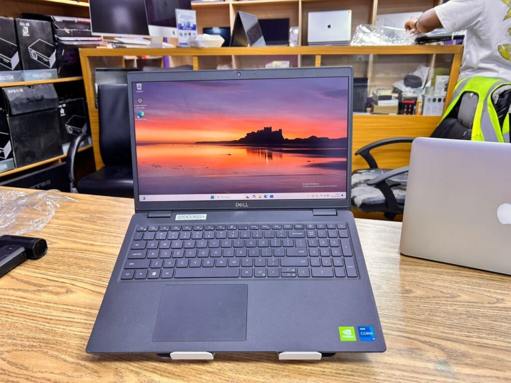 DELL LATITUDE 3520